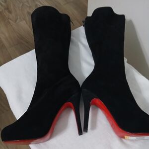 Red bottom black suede LouBoutin Knee high boots with zip in back (Authentic) 37